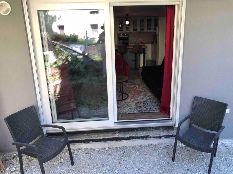 Stylisches Maybach Appartement Mit Terrasse Fuer 5 Personen, 5 Betten, Grosse Kochinsel, Homeoffice Mit 250Mbit Wlan Aidlingen ภายนอก รูปภาพ