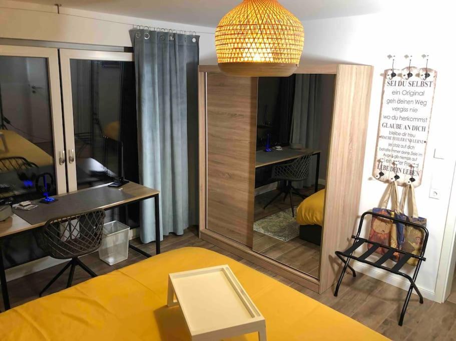 Stylisches Maybach Appartement Mit Terrasse Fuer 5 Personen, 5 Betten, Grosse Kochinsel, Homeoffice Mit 250Mbit Wlan Aidlingen ภายนอก รูปภาพ