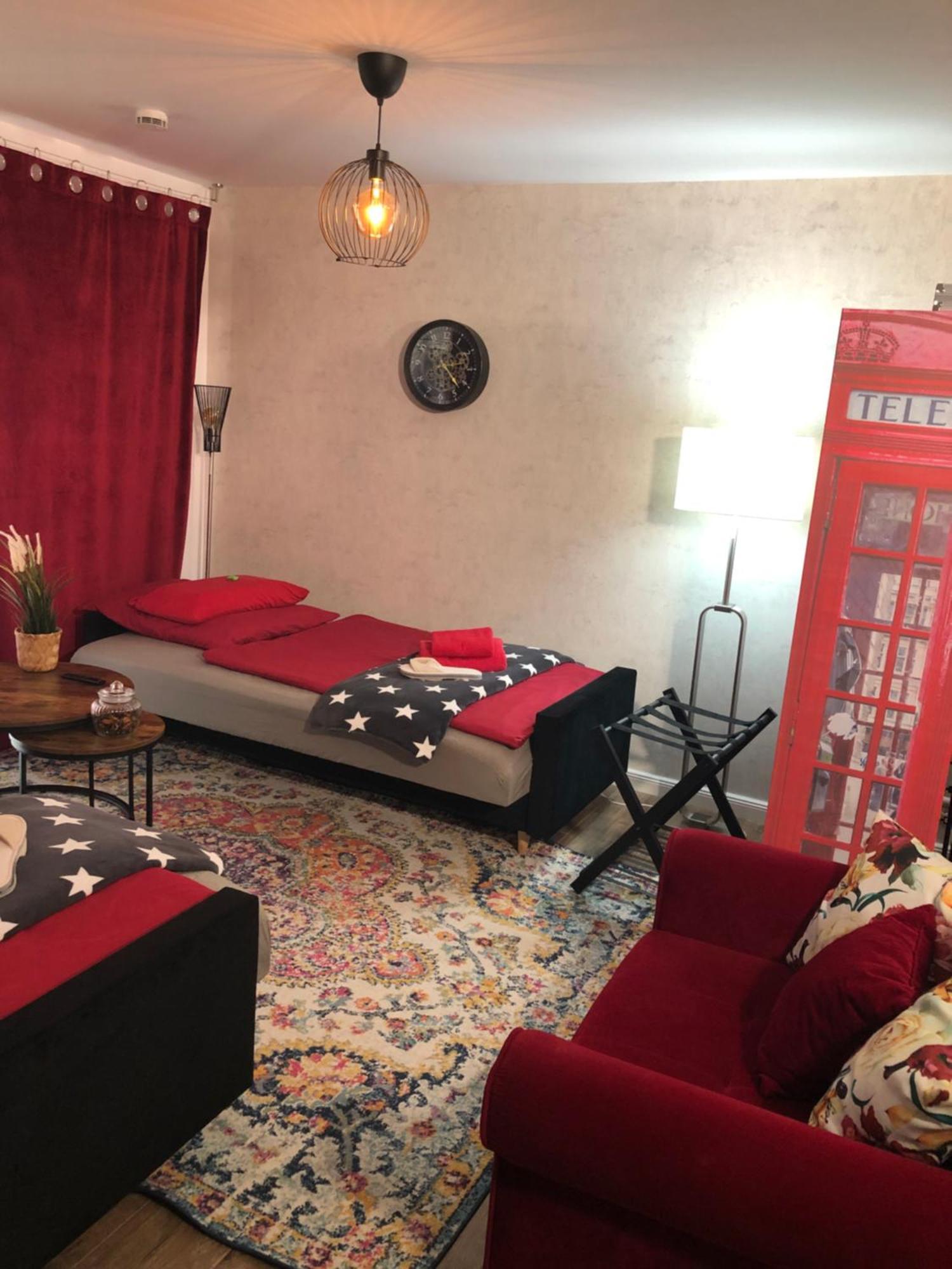 Stylisches Maybach Appartement Mit Terrasse Fuer 5 Personen, 5 Betten, Grosse Kochinsel, Homeoffice Mit 250Mbit Wlan Aidlingen ภายนอก รูปภาพ